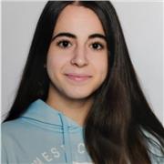 Profesora de inglés con nivel de C1 y titulada en bachillerato científico ofrece clases a domicilio y online
